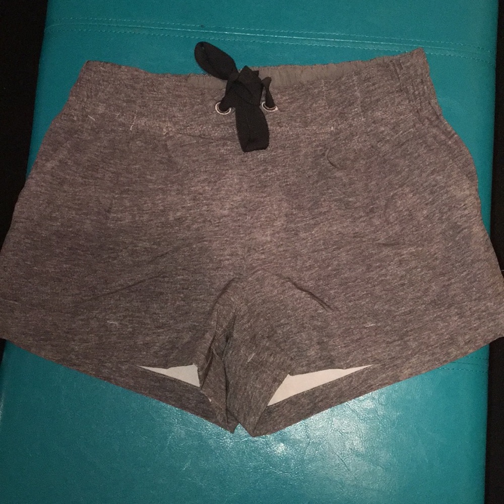Lululemon women’s shorts size 4